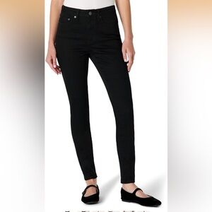 Amazon Essentials Women's High Stretch High-Rise Skinny Jean Black.